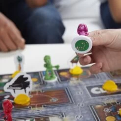 Clue Junior Game -Hasbro Toyland 2fc9dc083342d06ff108b0516e2c76ca089cf753