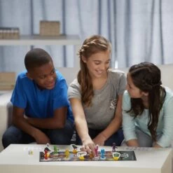 Clue Junior Game -Hasbro Toyland 3e4d369635841a68adf03ec72bff8289d0938ff8