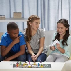 Clue Junior Game -Hasbro Toyland 3e61b21c73d8665f7ee5da17afd5ff8f572a231e