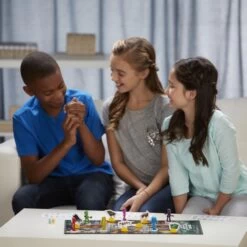 Clue Junior Game -Hasbro Toyland 6136debcf4a0e5395611cc4b4743f74c6d71734f