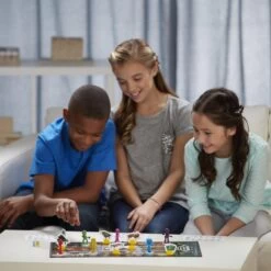 Clue Junior Game -Hasbro Toyland 747a319ca8c5f1b0e3e29ecc72fa7adb526f0725