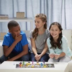 Clue Junior Game -Hasbro Toyland 756065eb943d0e1b5ef3cab1b5b5387611472af8