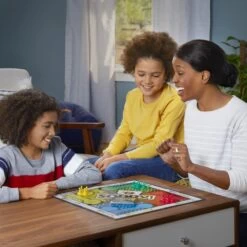 Sorry! Game -Hasbro Toyland c3f3b86d8c5013aeb11724ab66be40b8f3a28d04