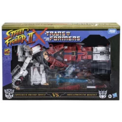 Hasbro Transformers Collaborative: Street Fighter 2 Mash-Up - Optimus Prime (Ryu) Vs Megatron (M Bison)