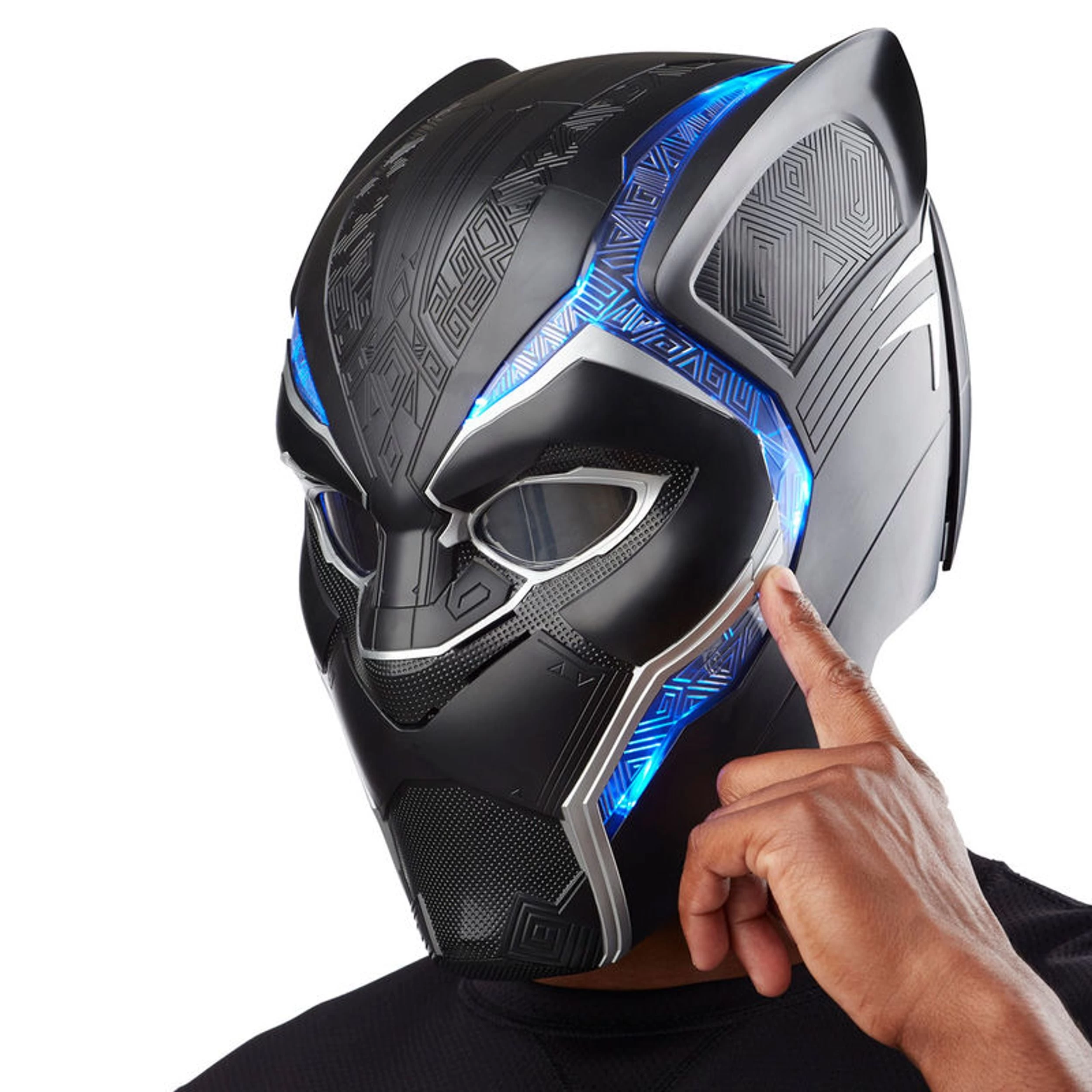 Hasbro Marvel Legends Black Panther Electronic Helmet 4 Hasbro Marvel Legends Black Panther Electronic Helmet - Image 2